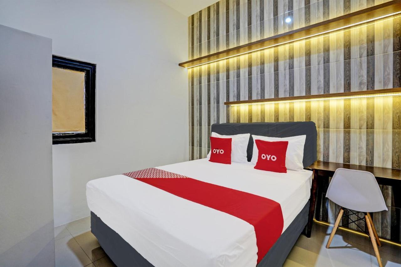 Oyo 92435 Sunlo Cozy Home Family Homestay Syariah Surabaya Exterior foto